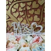 Kép 2/2 - Fa - "Mr & Mrs" tortadísz szíves fehér 11,5cm