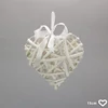 Kép 1/3 - Fehér vessző szív fém vázon 15cm 200/#