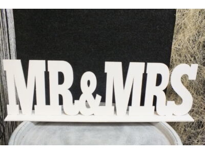 Fa - "Mr & Mrs" felirat talppal fehér 50cm