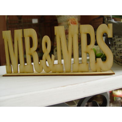 Natúr fa - "Mr & Mrs" felirat talppal 25cm