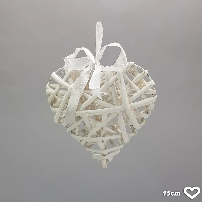 Fehér vessző szív fém vázon 15cm 200/#