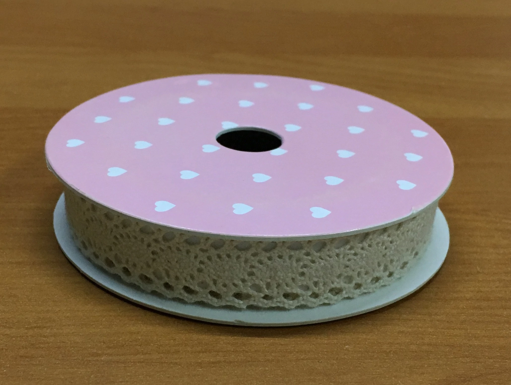 Csipke öntapadós ekrü 1,5cm
