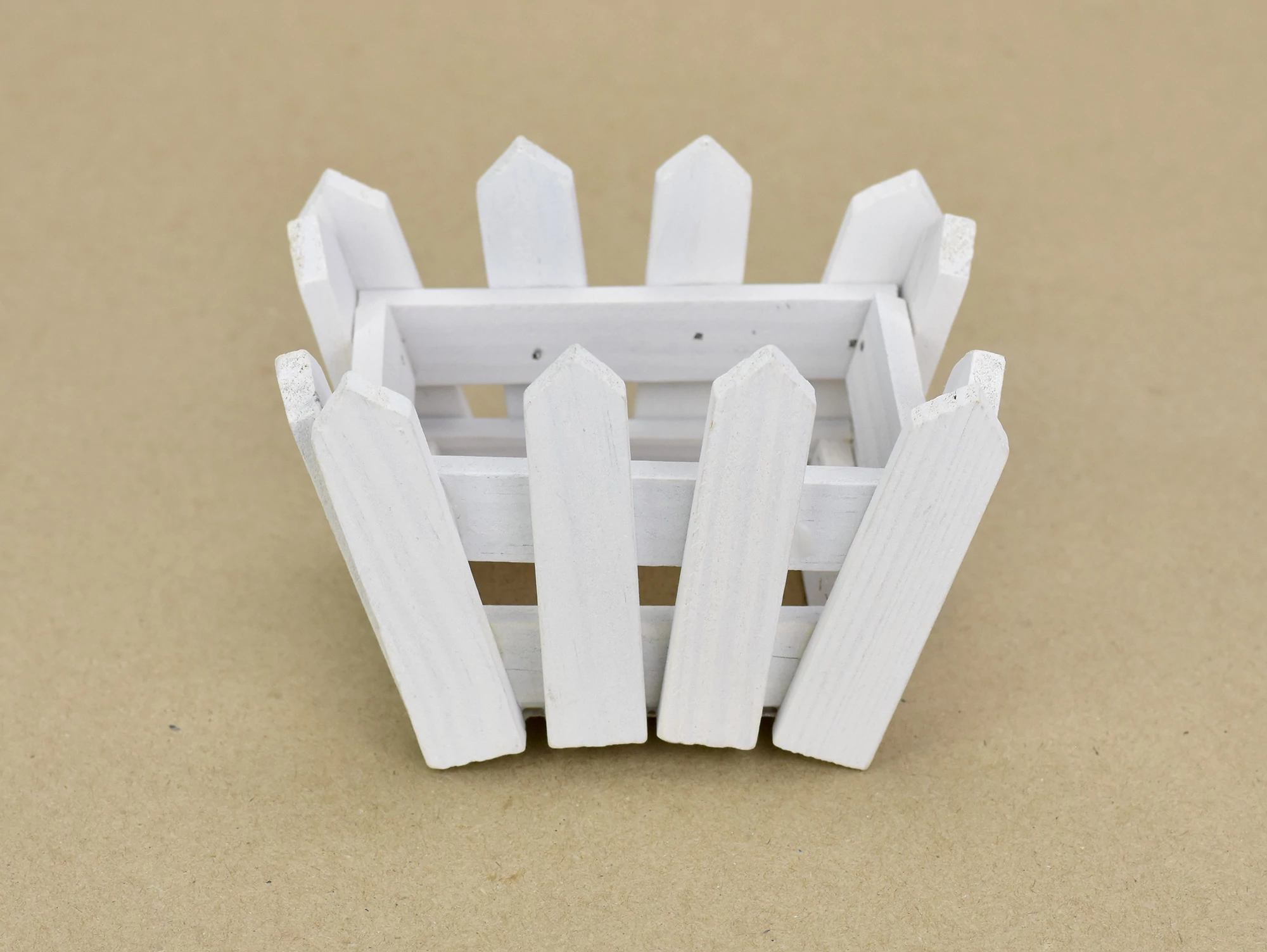 Fa kerítéses ládika íves fehér 200/#