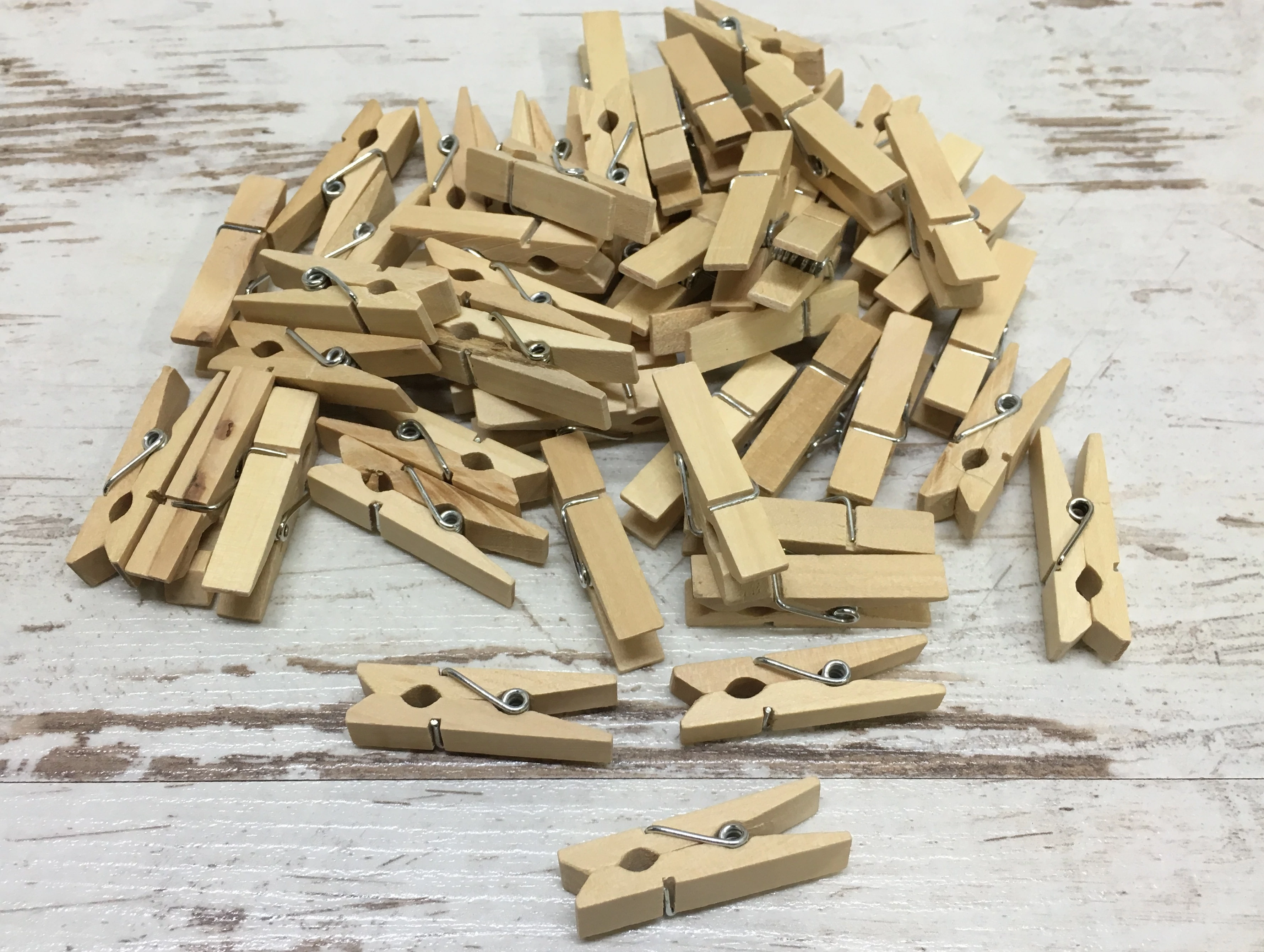 Fa csipesz natúr 3,5cm 25db/csomag