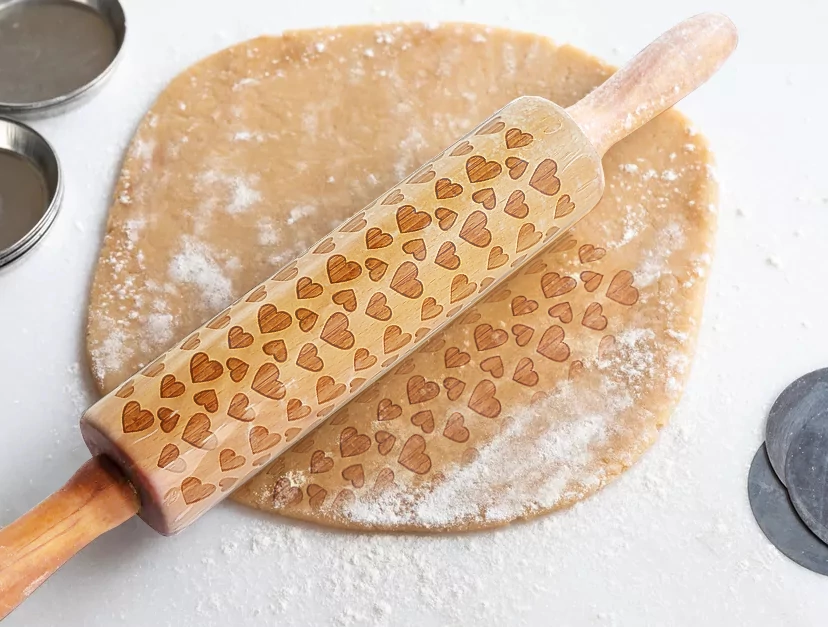 Kekszmintázó sodrófa - Szíves 38cm 50/#