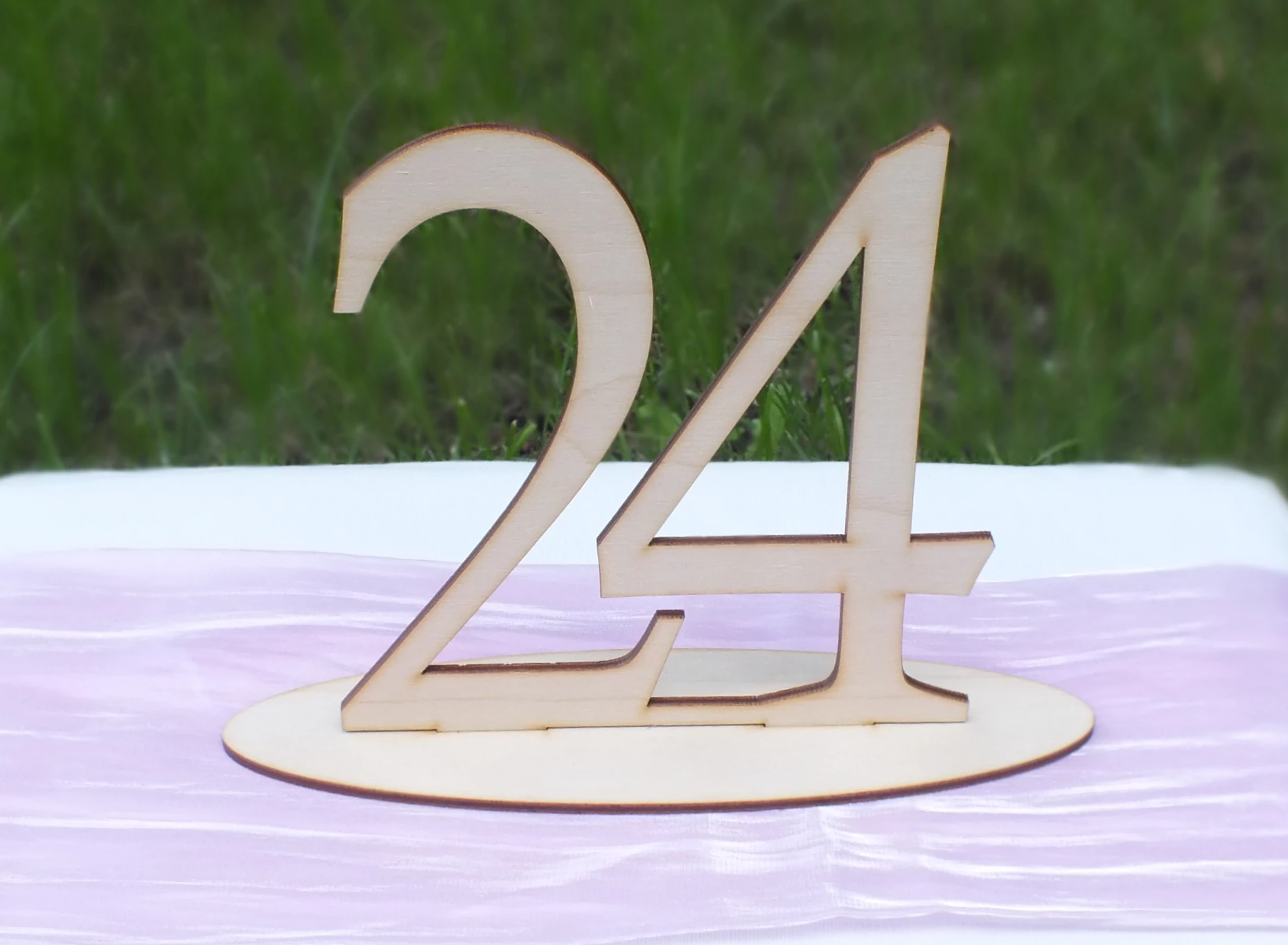 Natúr fa Asztalszám 24-es