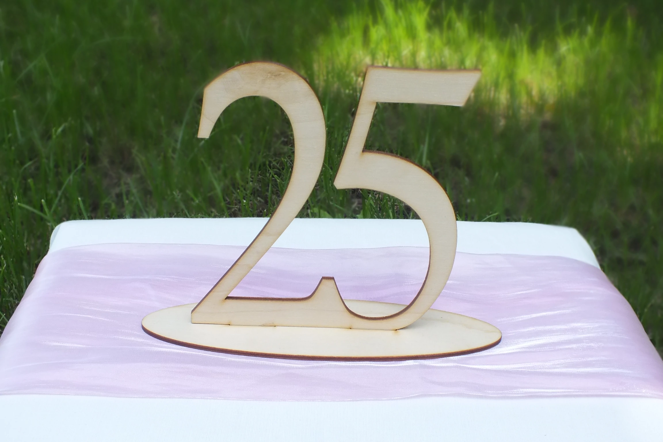 Natúr fa Asztalszám 25-ös