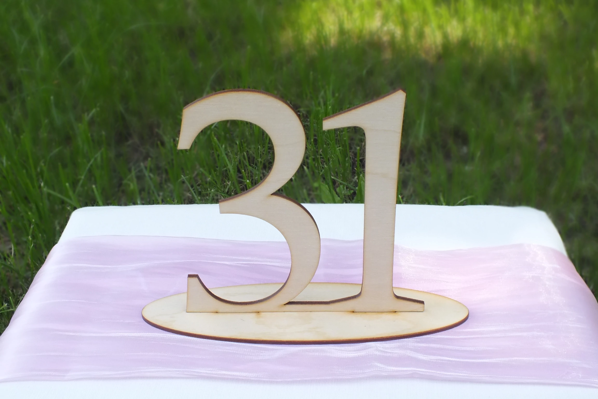 Natúr fa Asztalszám 31-es