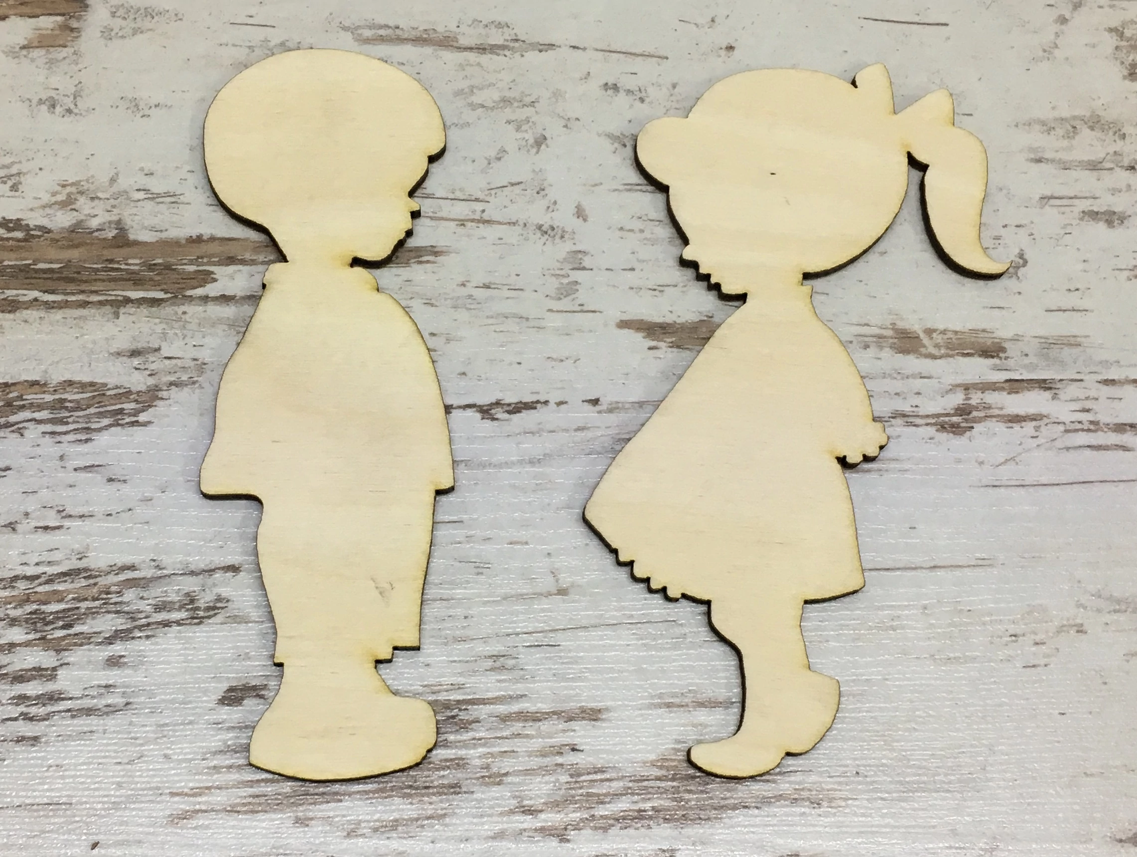 Natúr fa kislány kisfiú pár 15cm