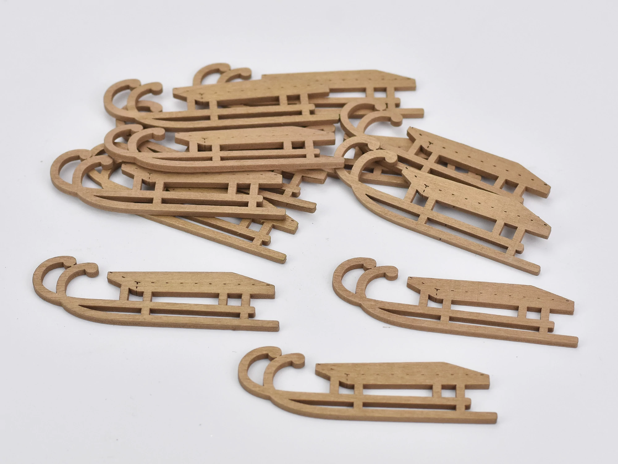 Szánkó lapos 8cm arany 12db/csomag