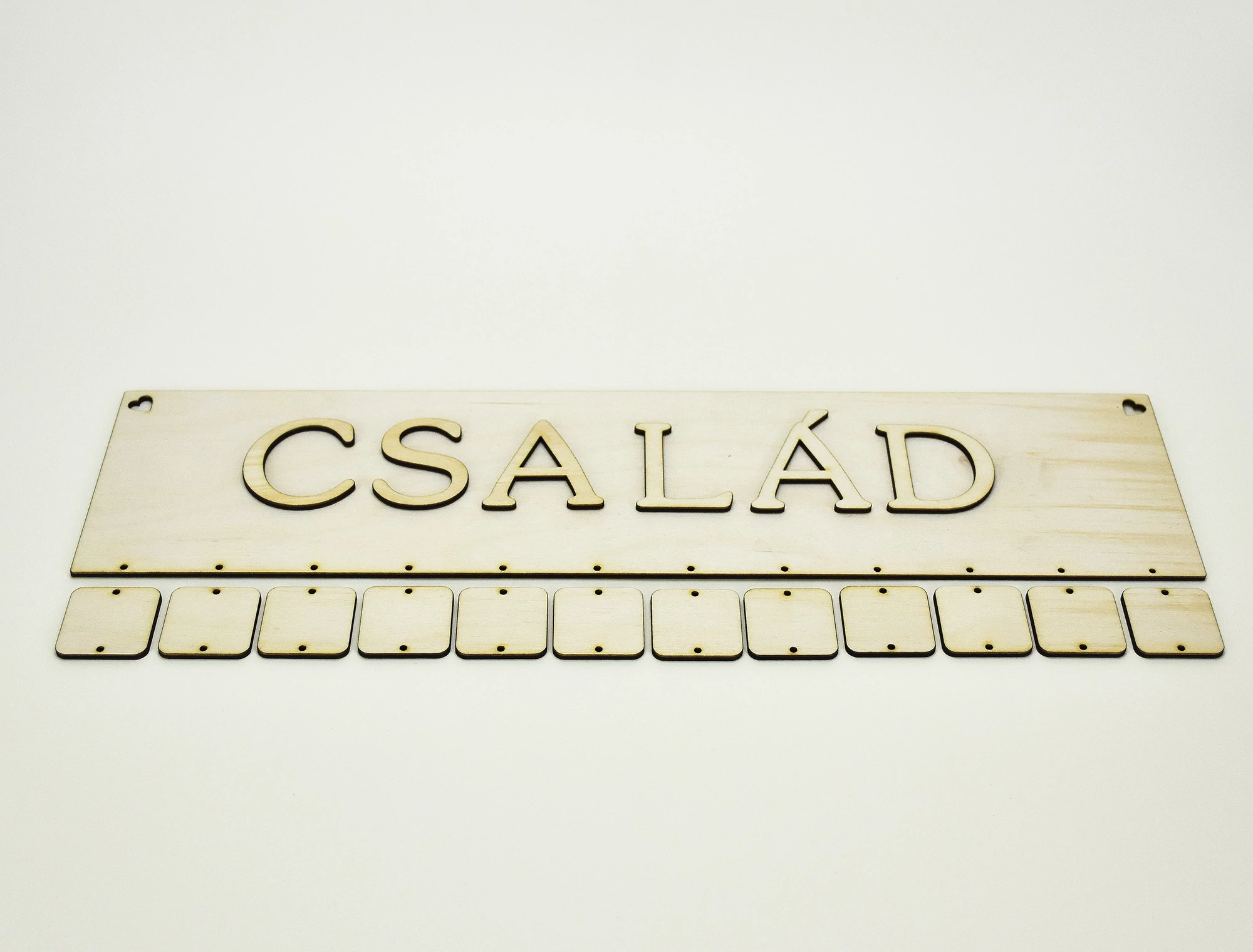 Natúr fa - Család ünnepi tábla 11x45cm