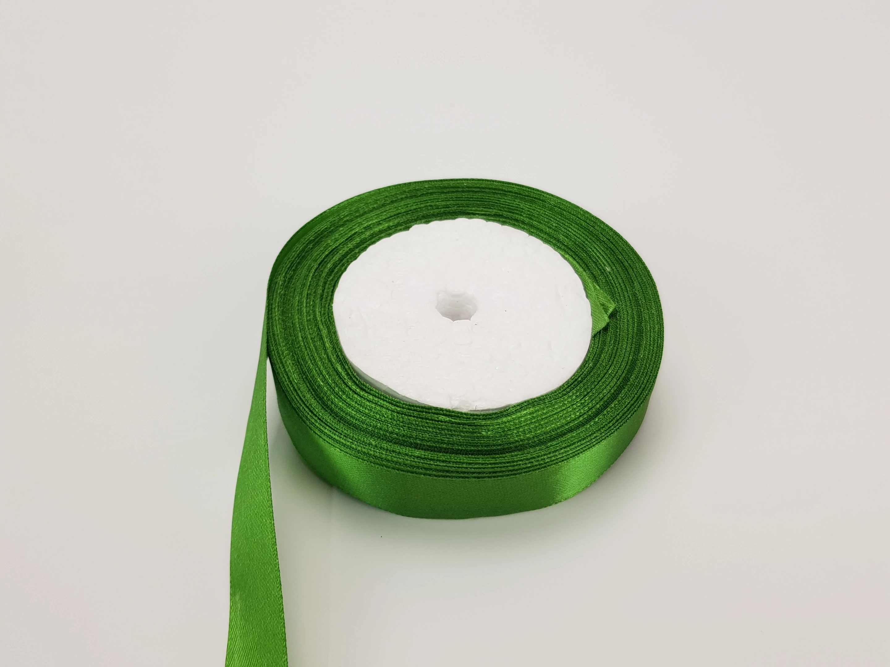 Erdő színű szatén szalag 2cm x 22méter