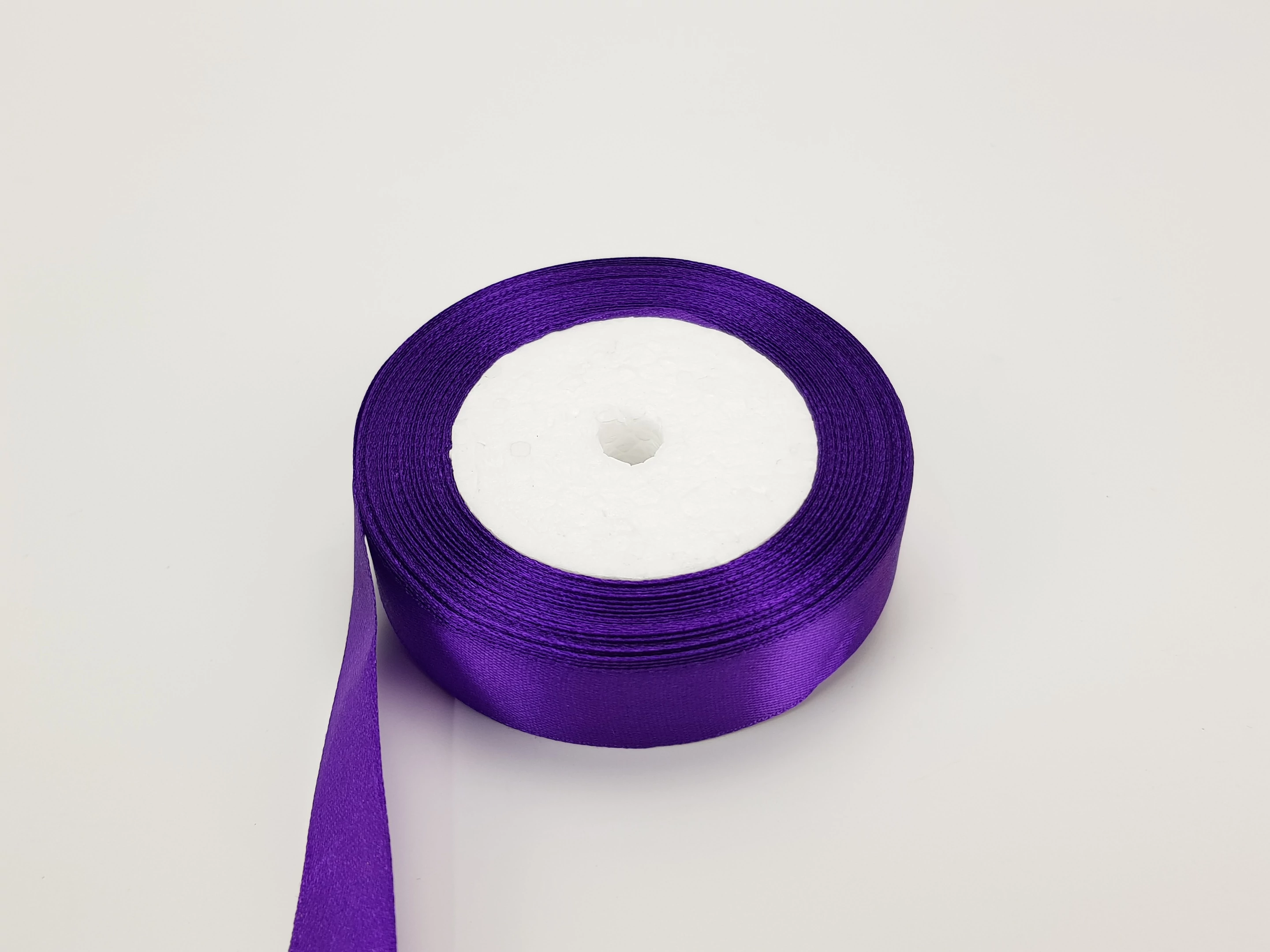 Sötétlila szatén szalag 2cm x 22méter