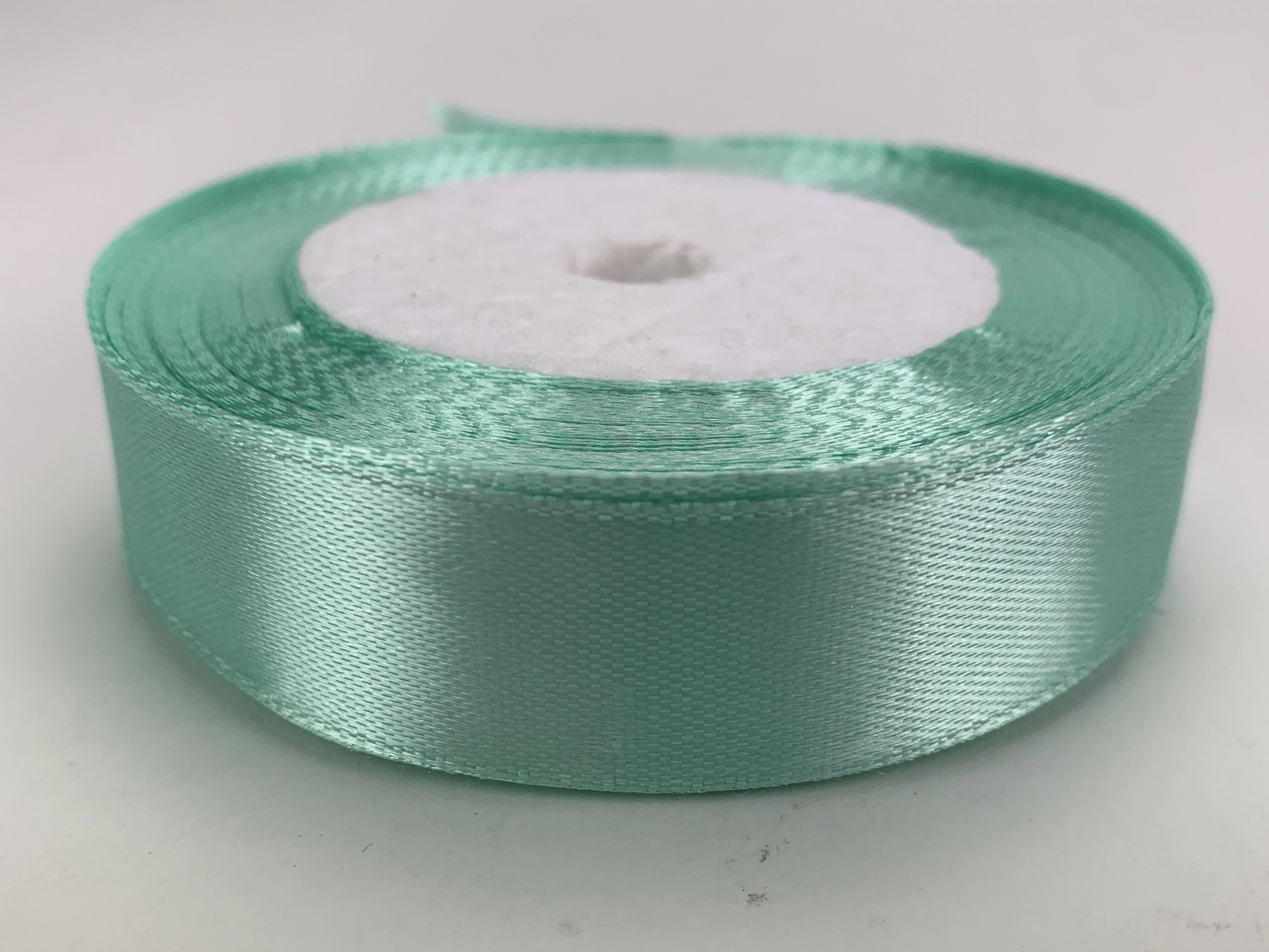 Menta szatén szalag 2cm x 22méter