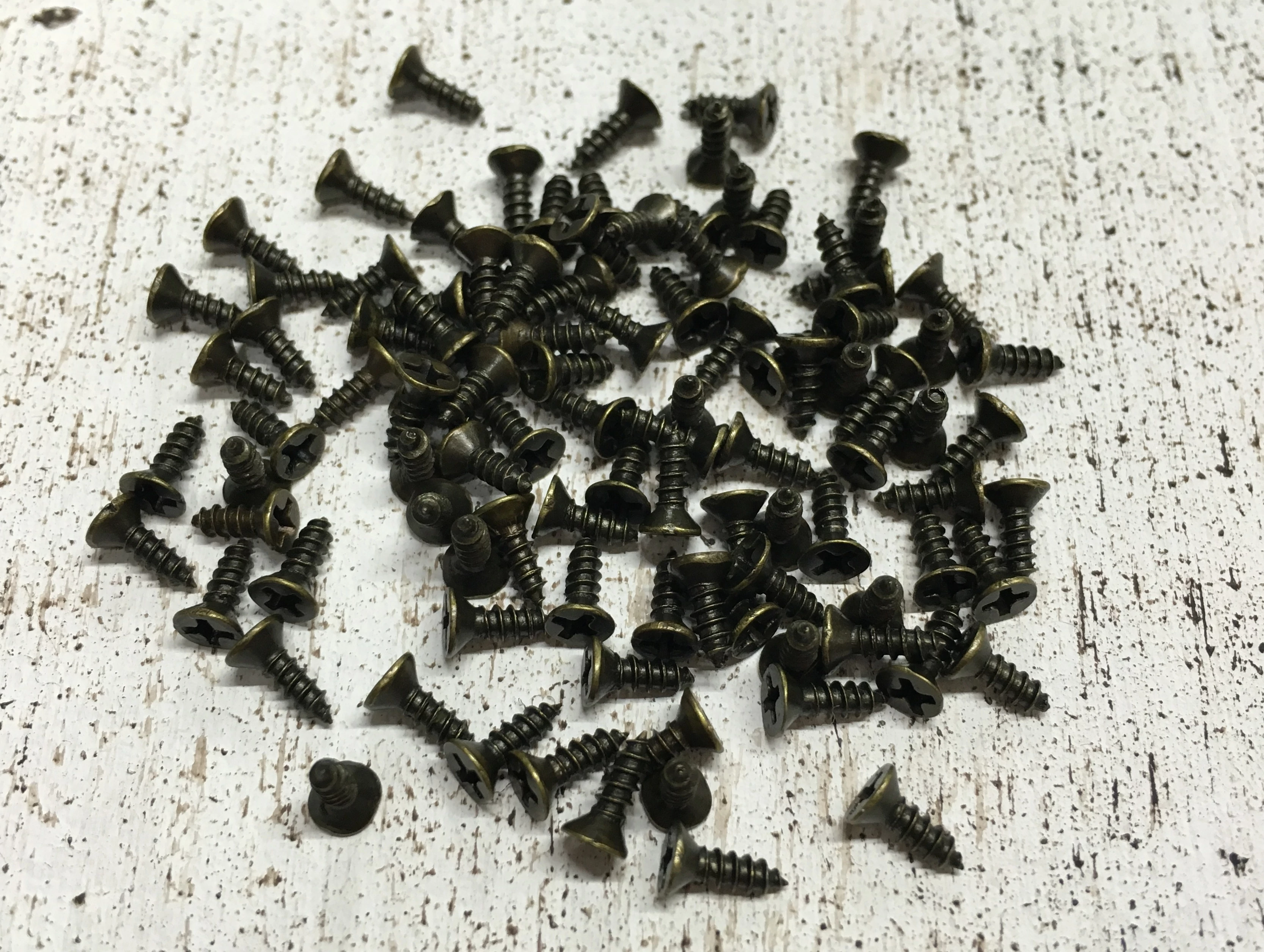 Csavar 2*6mm antikbronz 100db/csomag