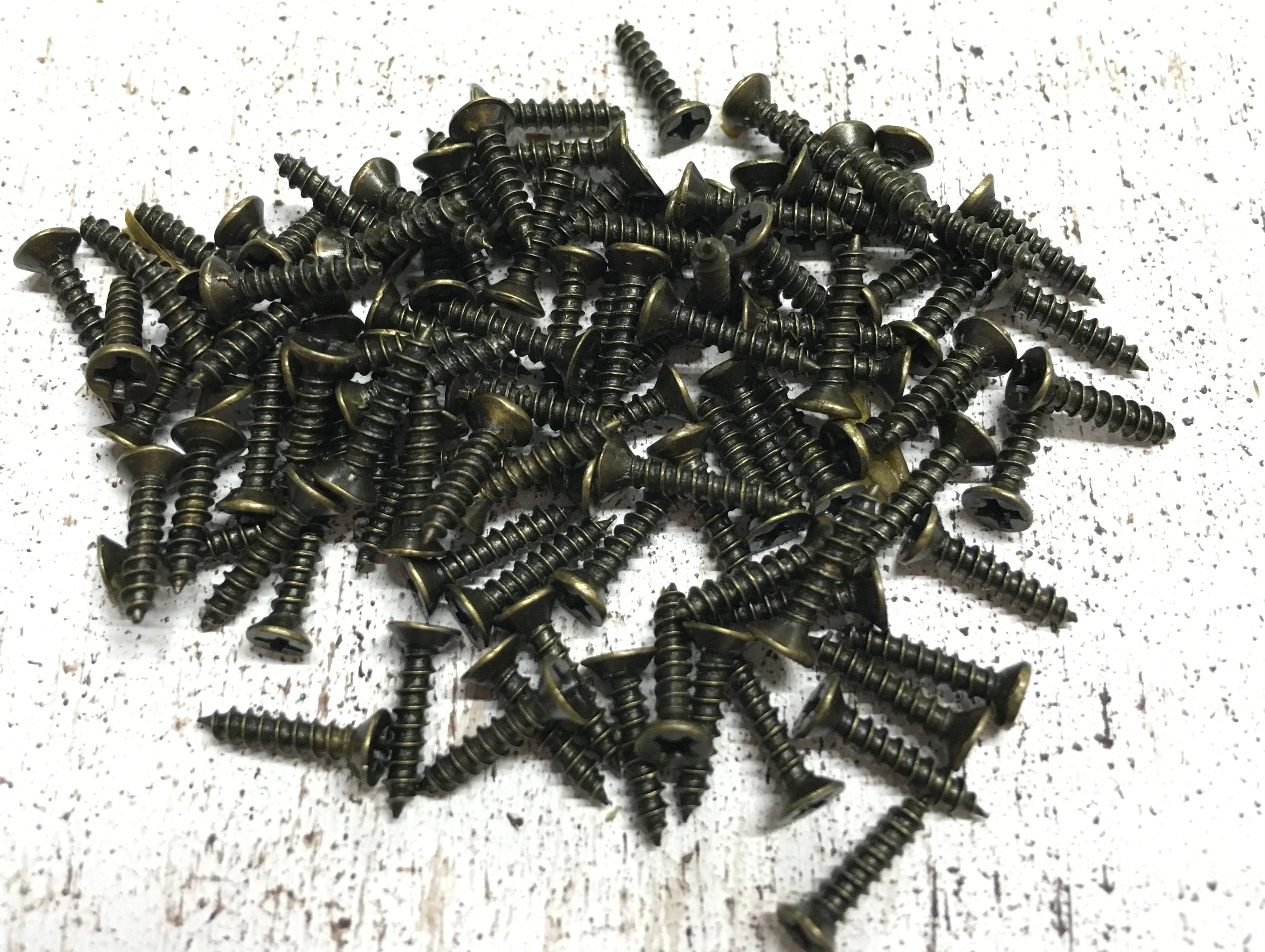 Csavar 2*10mm antikbronz 100db/csomag